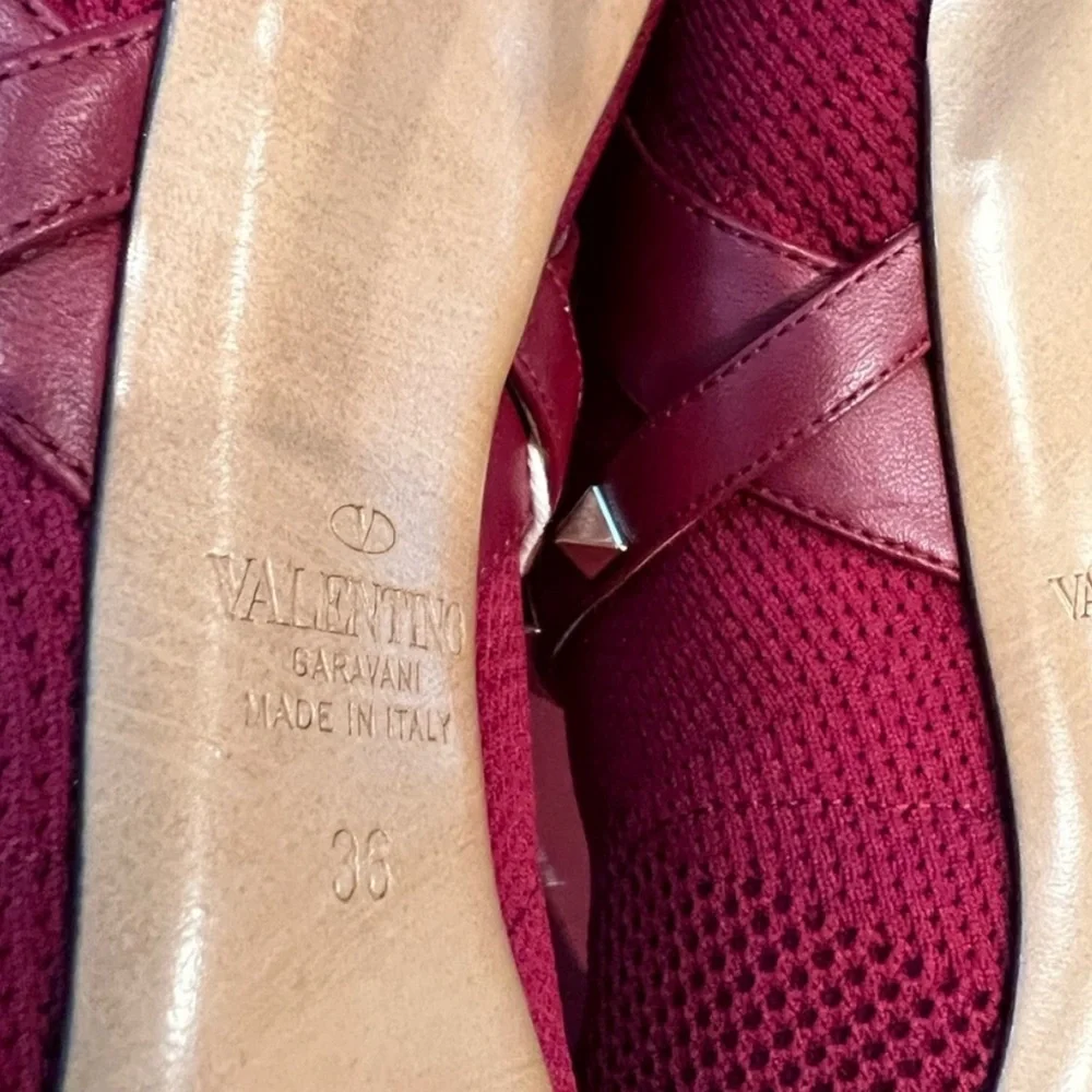 Valentino Garavani Rockstud Ankle Boots In Burgundy - Red - Garnet